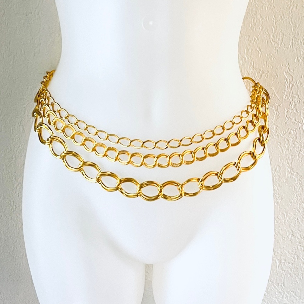Beautiful bright goldtone, multi chain adjustable hip belt